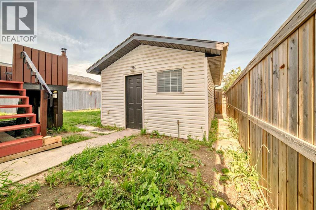 128 Erin Meadow Way Se, Calgary, Alberta  T2B 3P7 - Photo 42 - A2269575