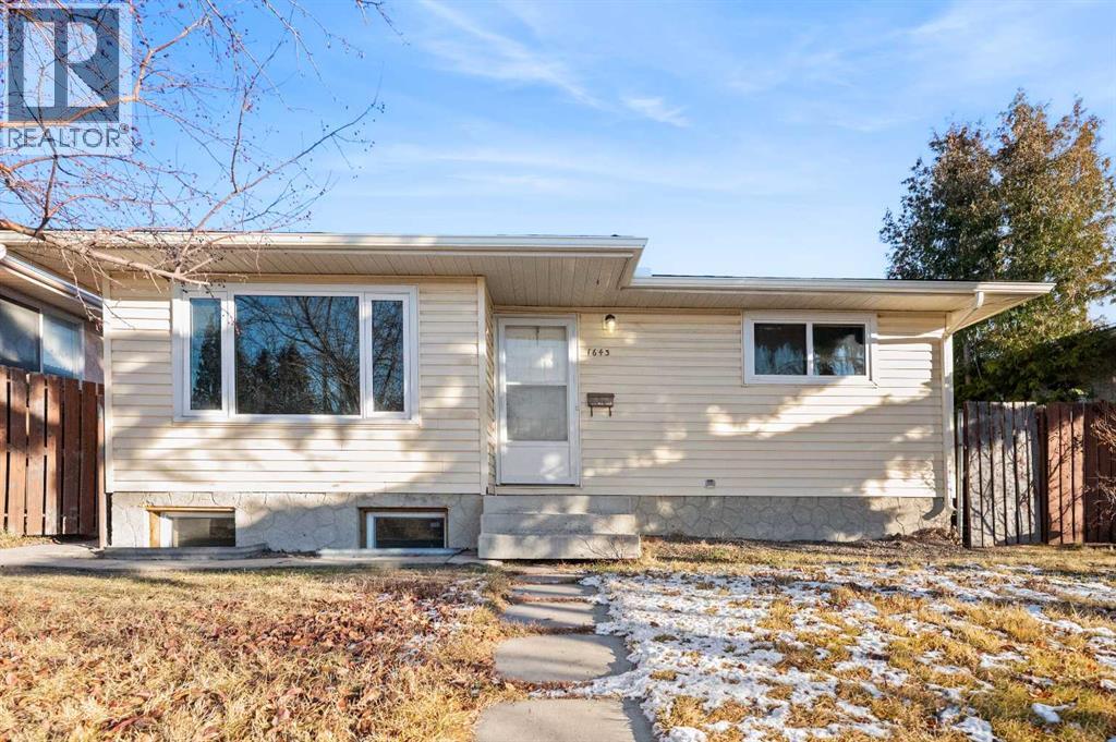 1643 Marlyn Way Ne, Calgary, Alberta  t2a 3k8 - Photo 1 - A2272011