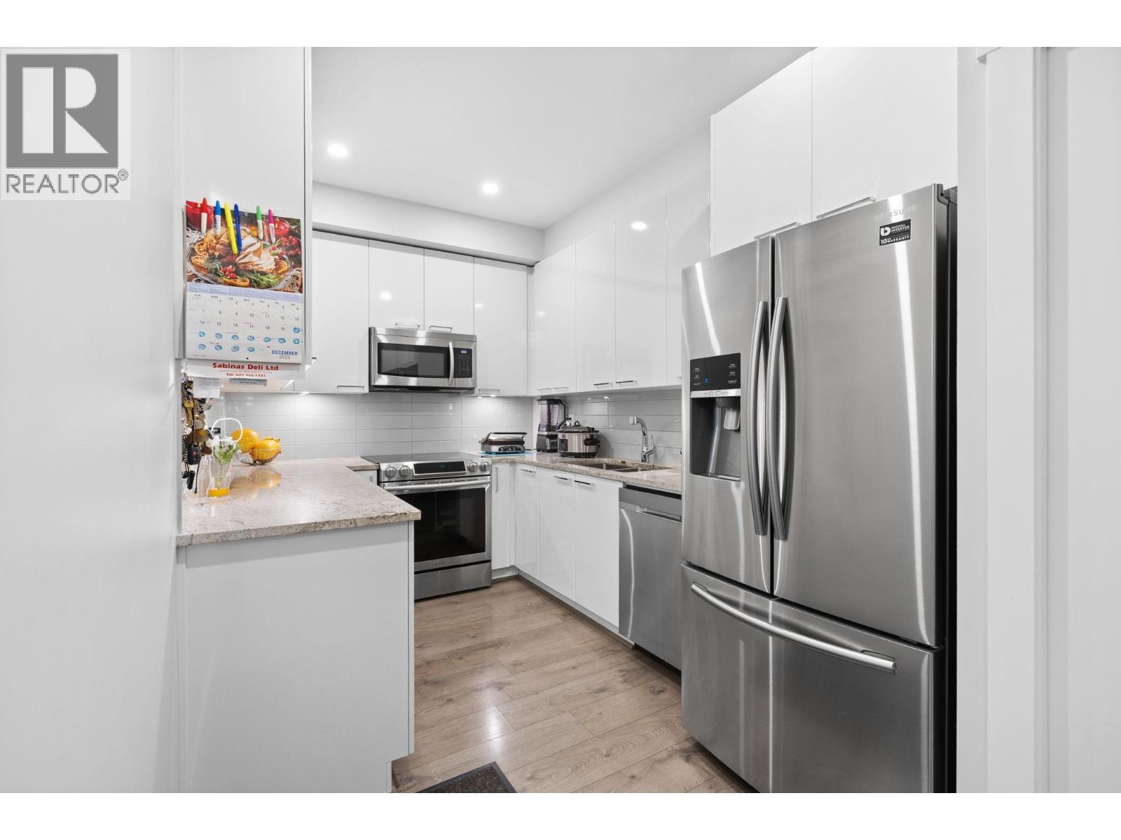 306 22315 122 Avenue, Maple Ridge, British Columbia  V2X 4K7 - Photo 2 - R3073282