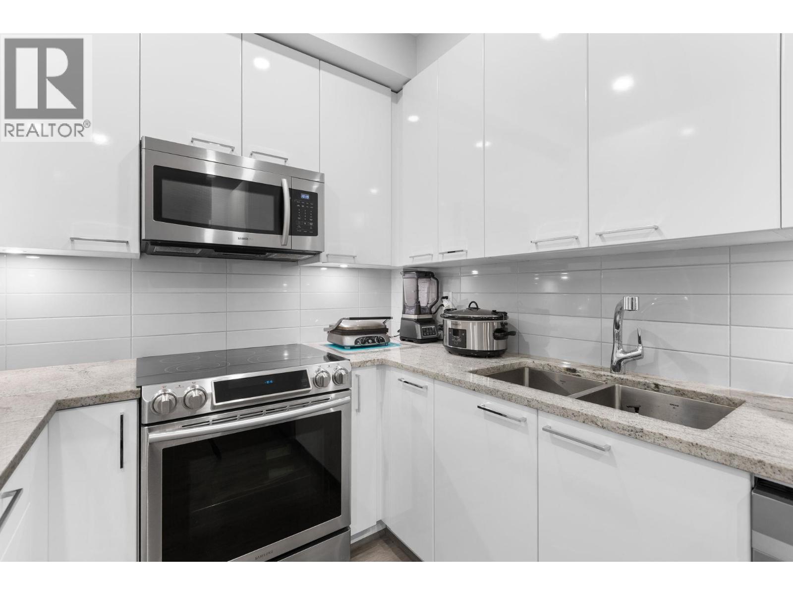 306 22315 122 Avenue, Maple Ridge, British Columbia  V2X 4K7 - Photo 3 - R3073282