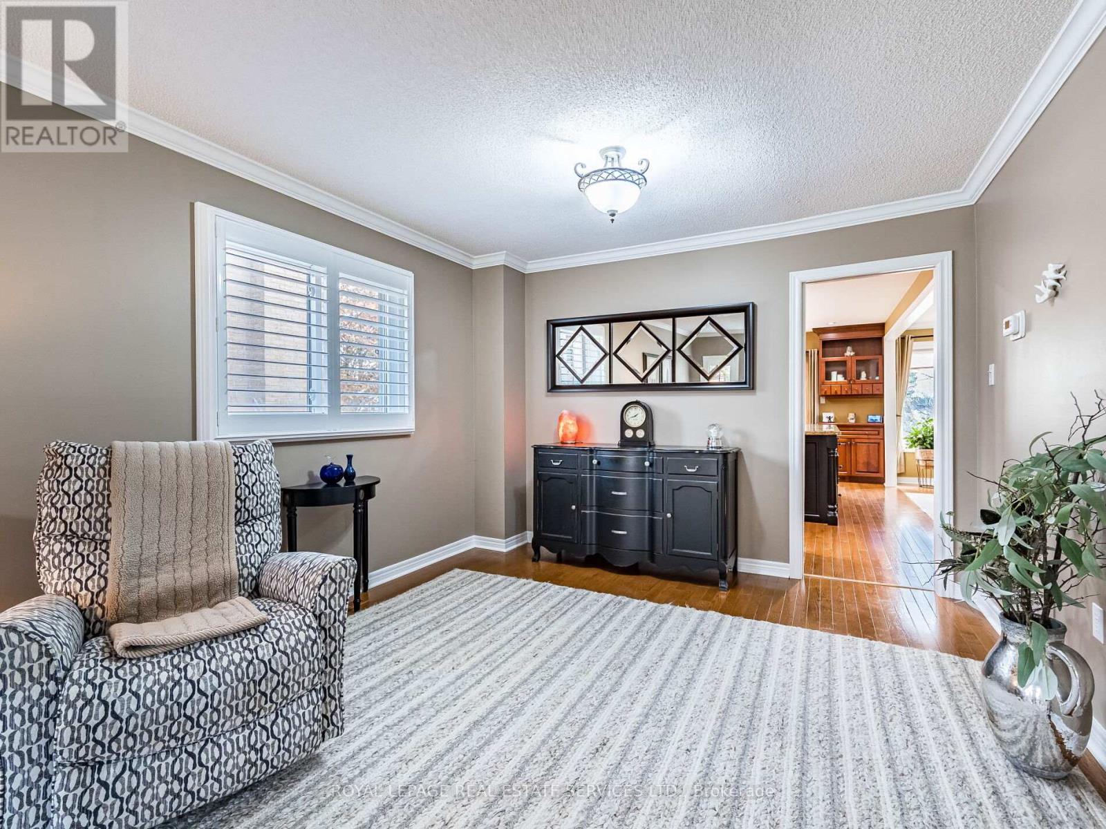 8 Macallister Court, Barrie, Ontario  L4N 7M6 - Photo 11 - S12550556