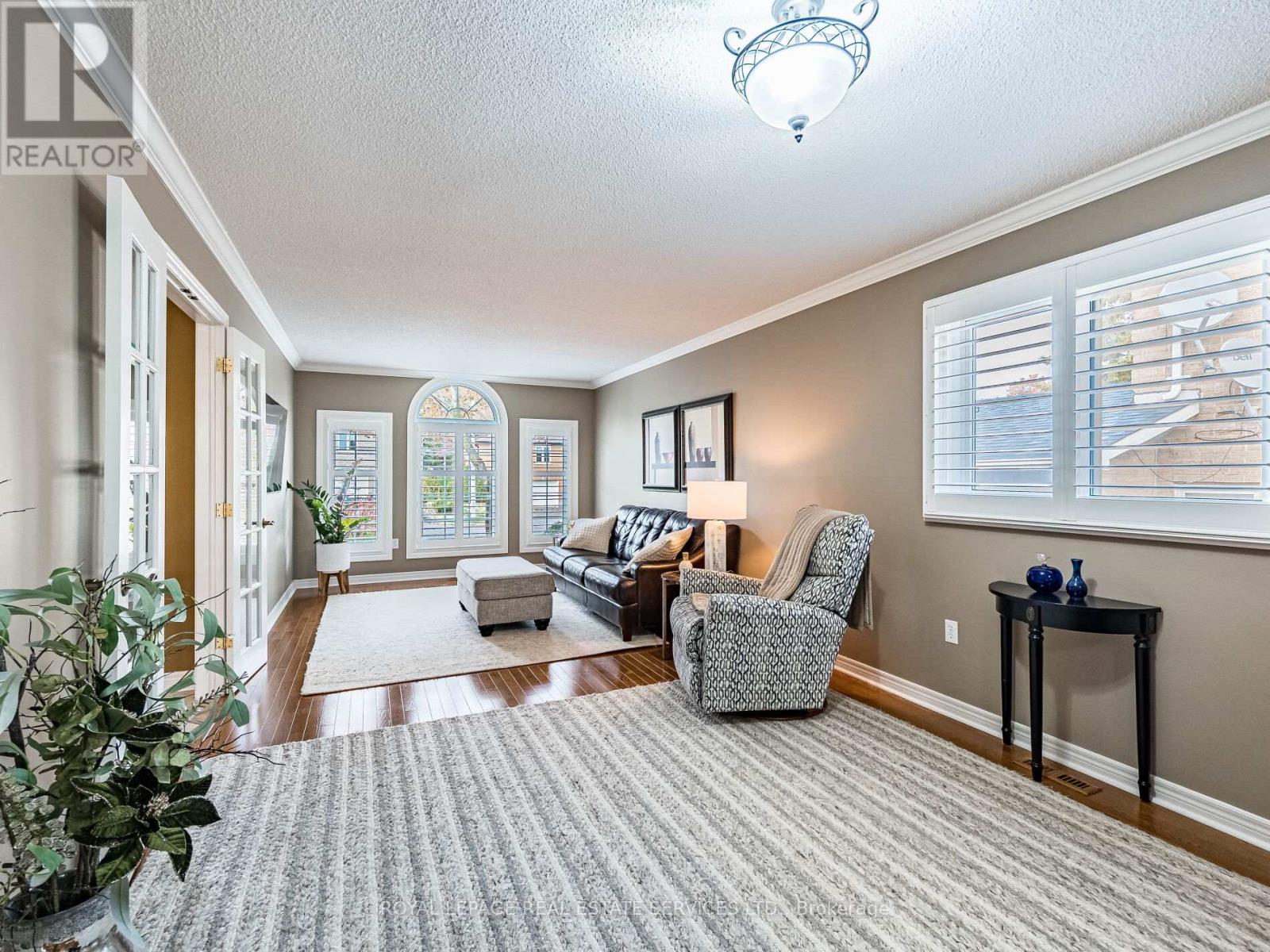 8 Macallister Court, Barrie, Ontario  L4N 7M6 - Photo 10 - S12550556