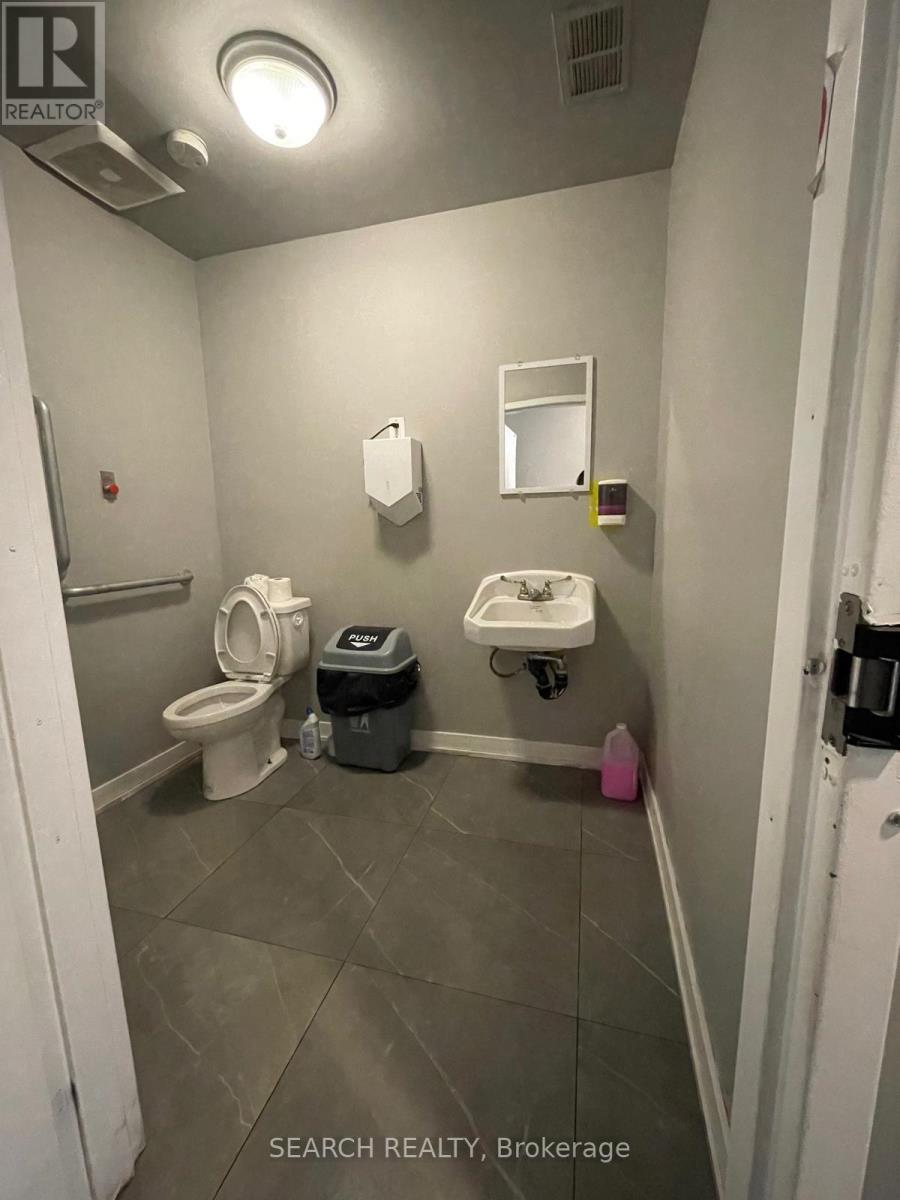 2 - 143 Clarence Street, Brampton, Ontario  L6W 1T2 - Photo 5 - W12481361