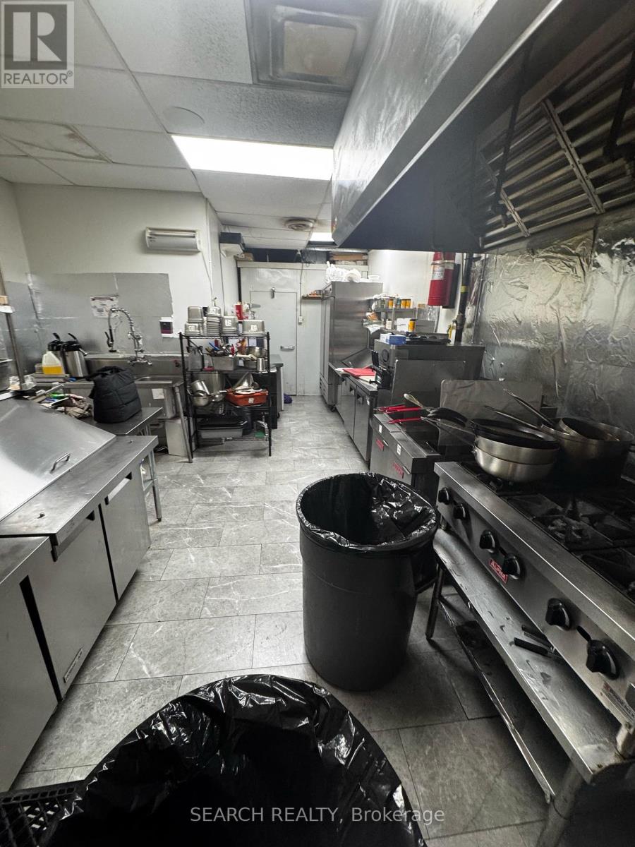 2 - 143 Clarence Street, Brampton, Ontario  L6W 1T2 - Photo 2 - W12481361