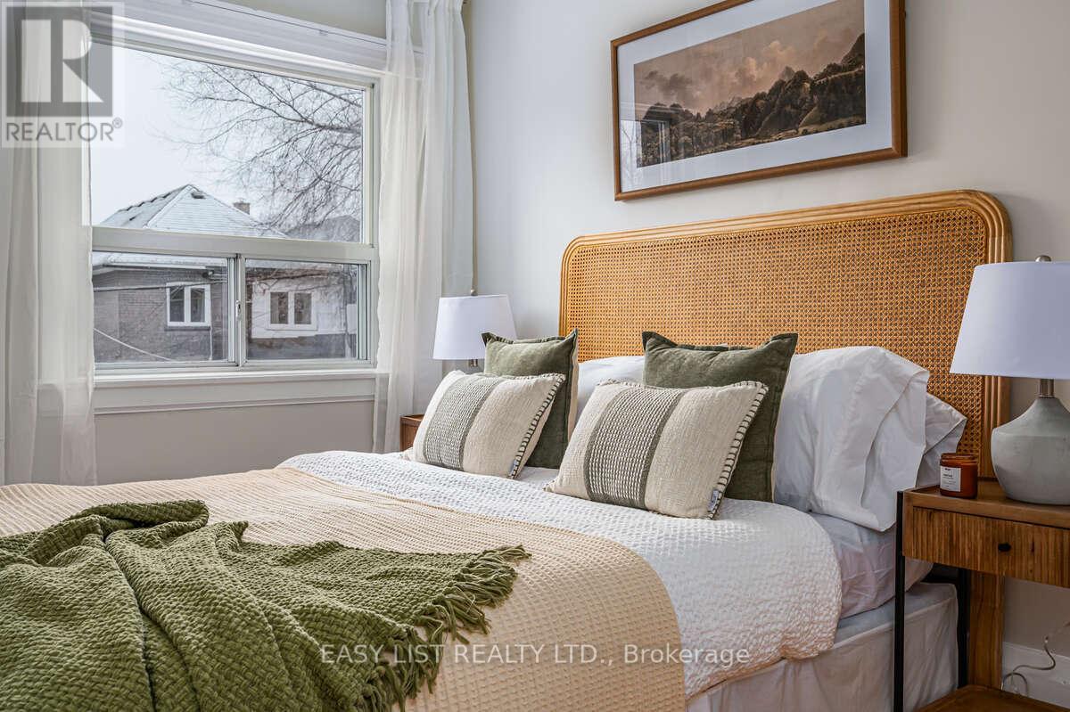 44 Parkdale Road, Toronto, Ontario  M6R 1E2 - Photo 28 - W12631076