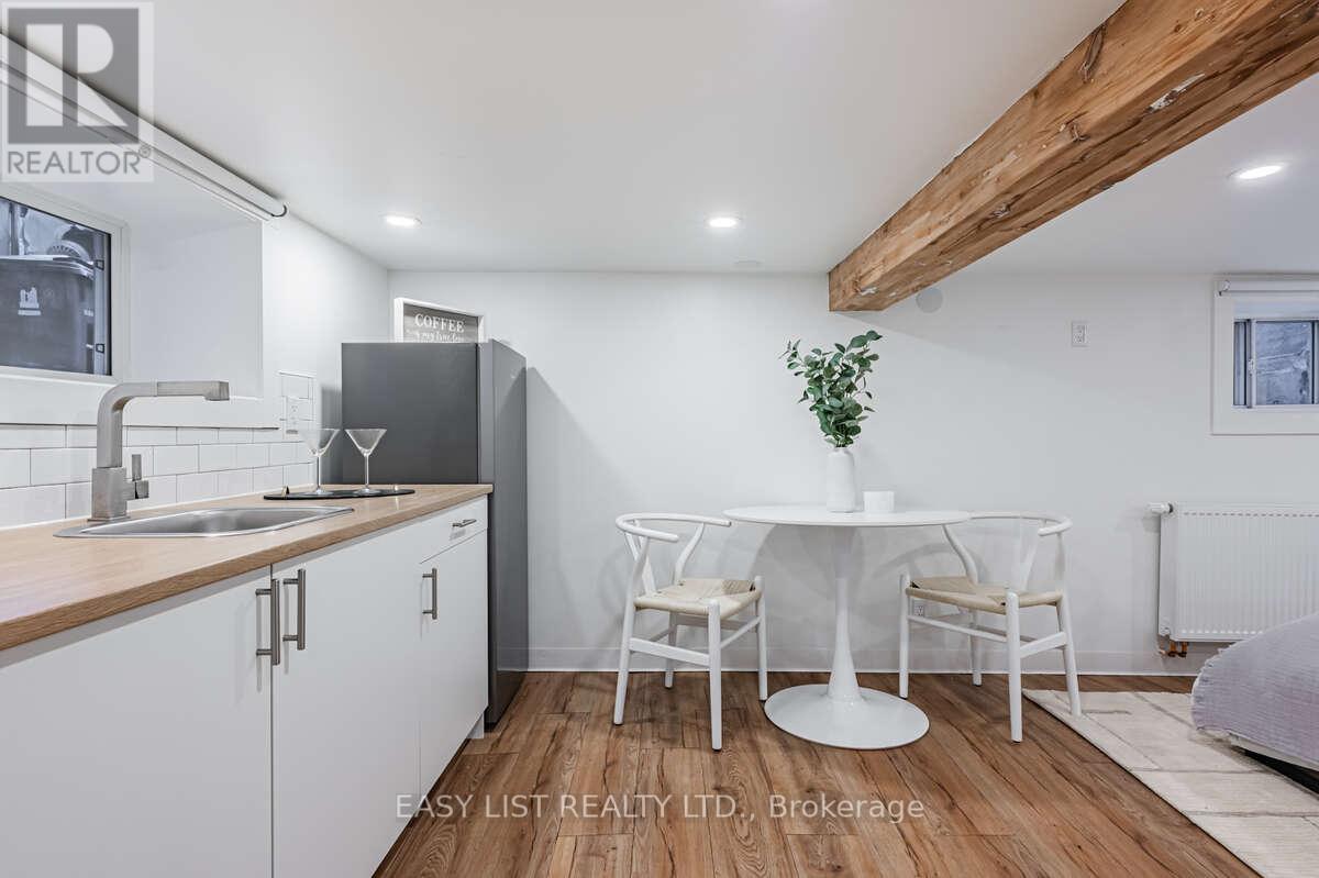 44 Parkdale Road, Toronto, Ontario  M6R 1E2 - Photo 32 - W12631076