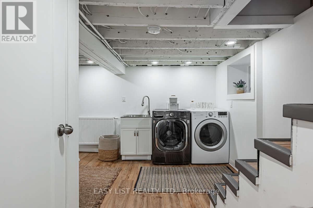 44 Parkdale Road, Toronto, Ontario  M6R 1E2 - Photo 38 - W12631076