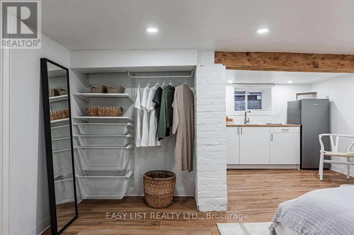 44 Parkdale Road, Toronto, Ontario  M6R 1E2 - Photo 34 - W12631076