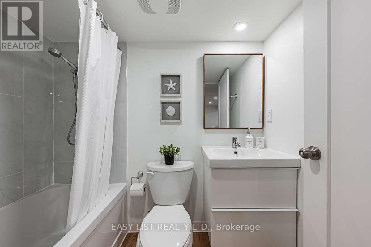 44 Parkdale Road, Toronto, Ontario  M6R 1E2 - Photo 37 - W12631076