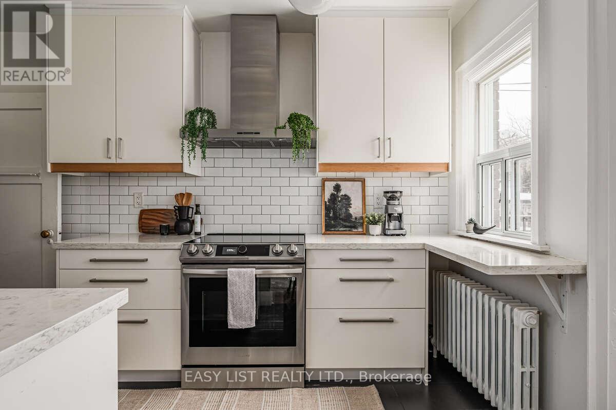 44 Parkdale Road, Toronto, Ontario  M6R 1E2 - Photo 9 - W12631076