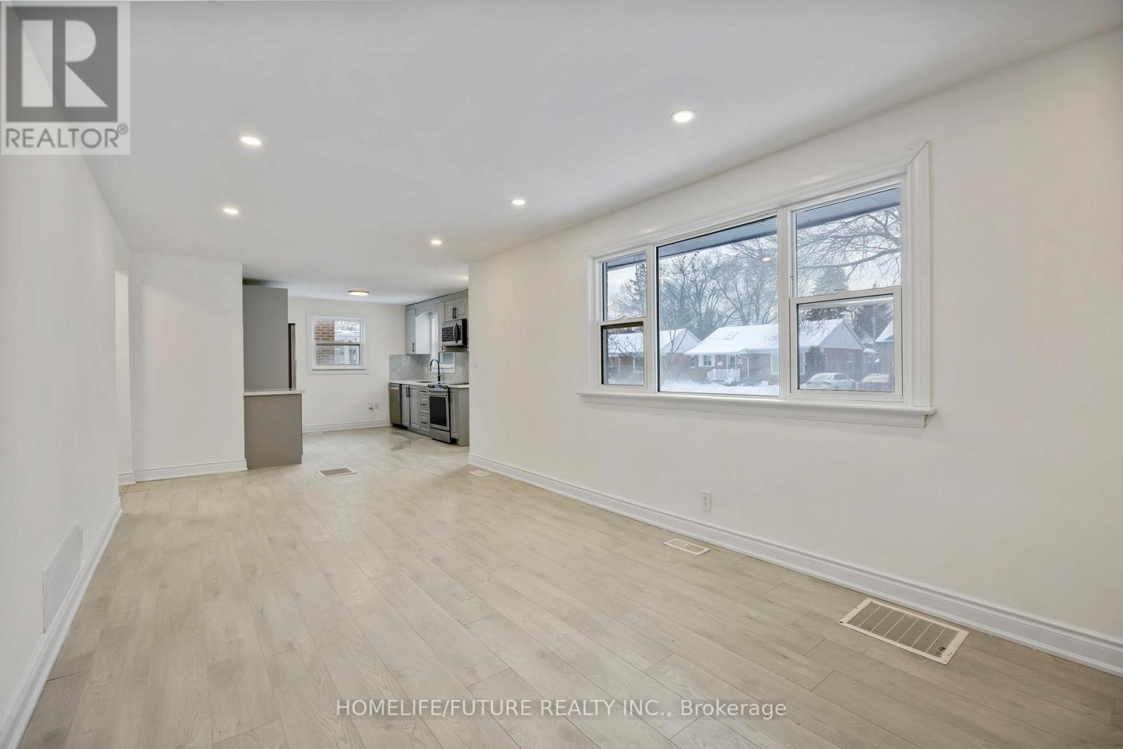 81 Admiral Road, Ajax, Ontario  L1S 2N8 - Photo 10 - E12634032