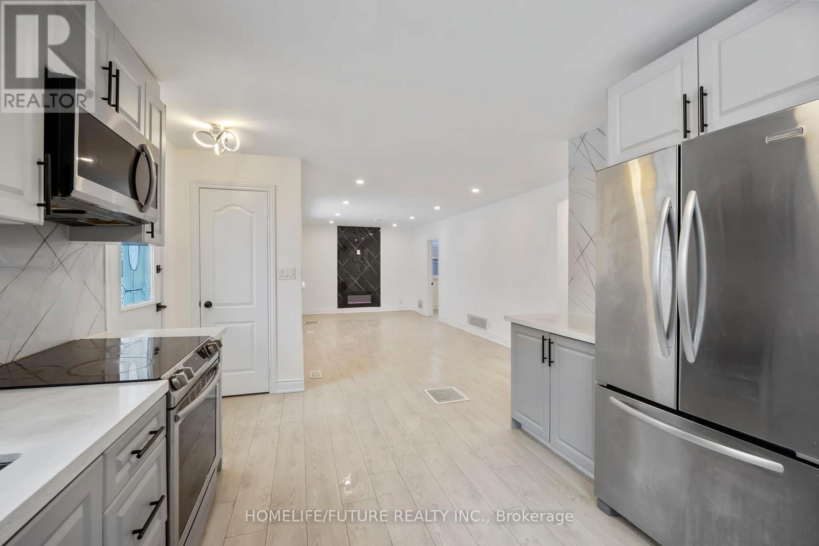 81 Admiral Road, Ajax, Ontario  L1S 2N8 - Photo 14 - E12634032