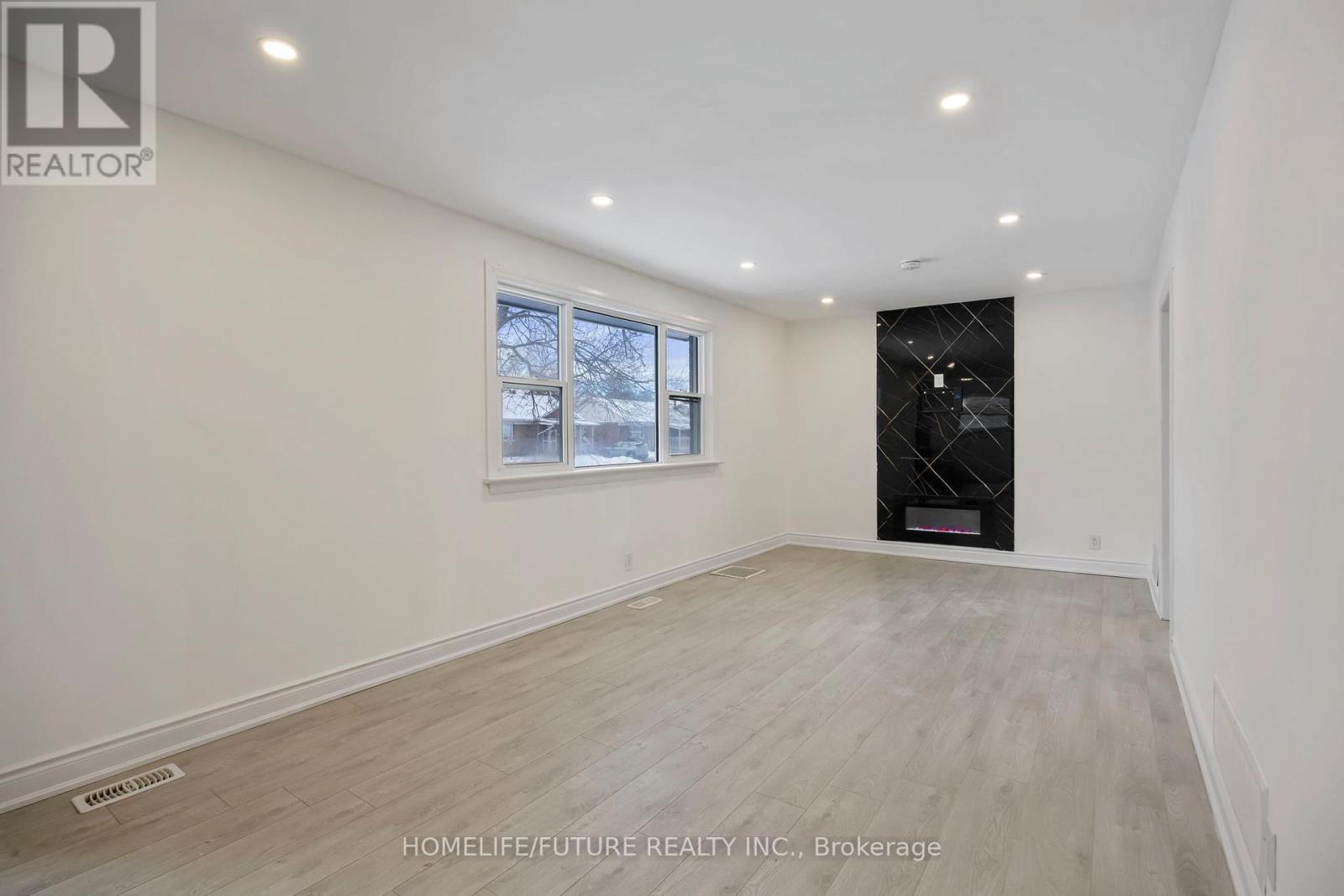 81 Admiral Road, Ajax, Ontario  L1S 2N8 - Photo 7 - E12634032