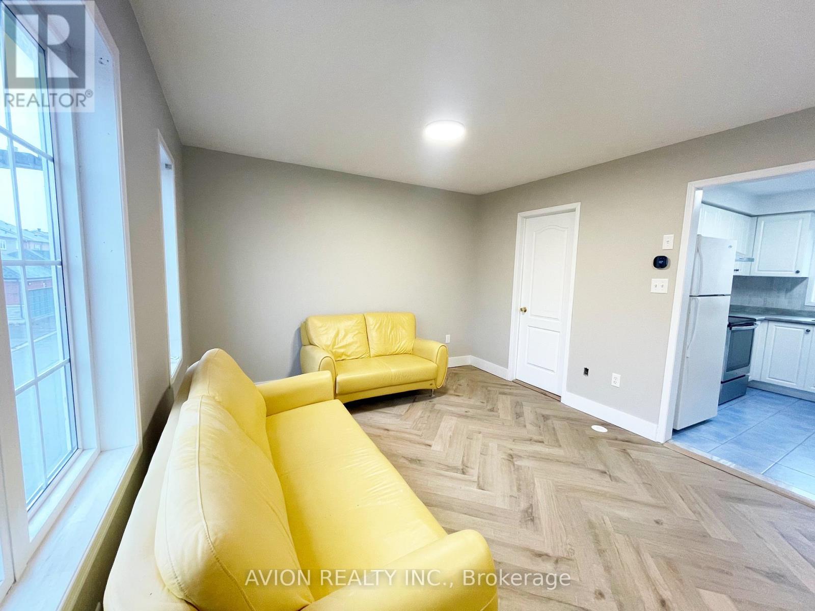 Coach H - 59 Oakmoor Lane, Markham, Ontario  L6B 0P1 - Photo 10 - N12633986