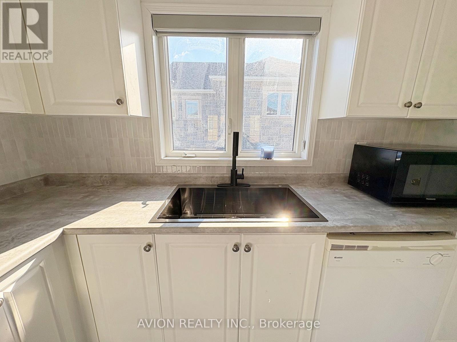 Coach H - 59 Oakmoor Lane, Markham, Ontario  L6B 0P1 - Photo 5 - N12633986