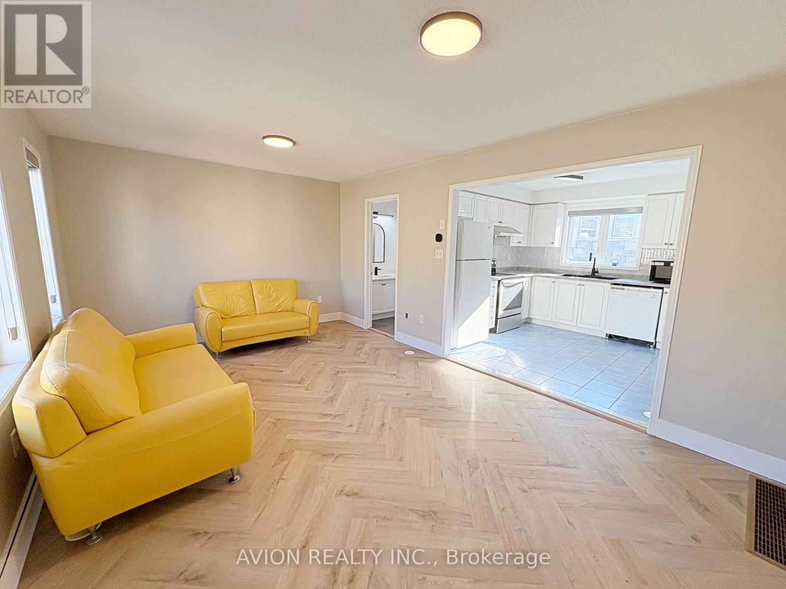 Coach H - 59 Oakmoor Lane, Markham, Ontario  L6B 0P1 - Photo 7 - N12633986