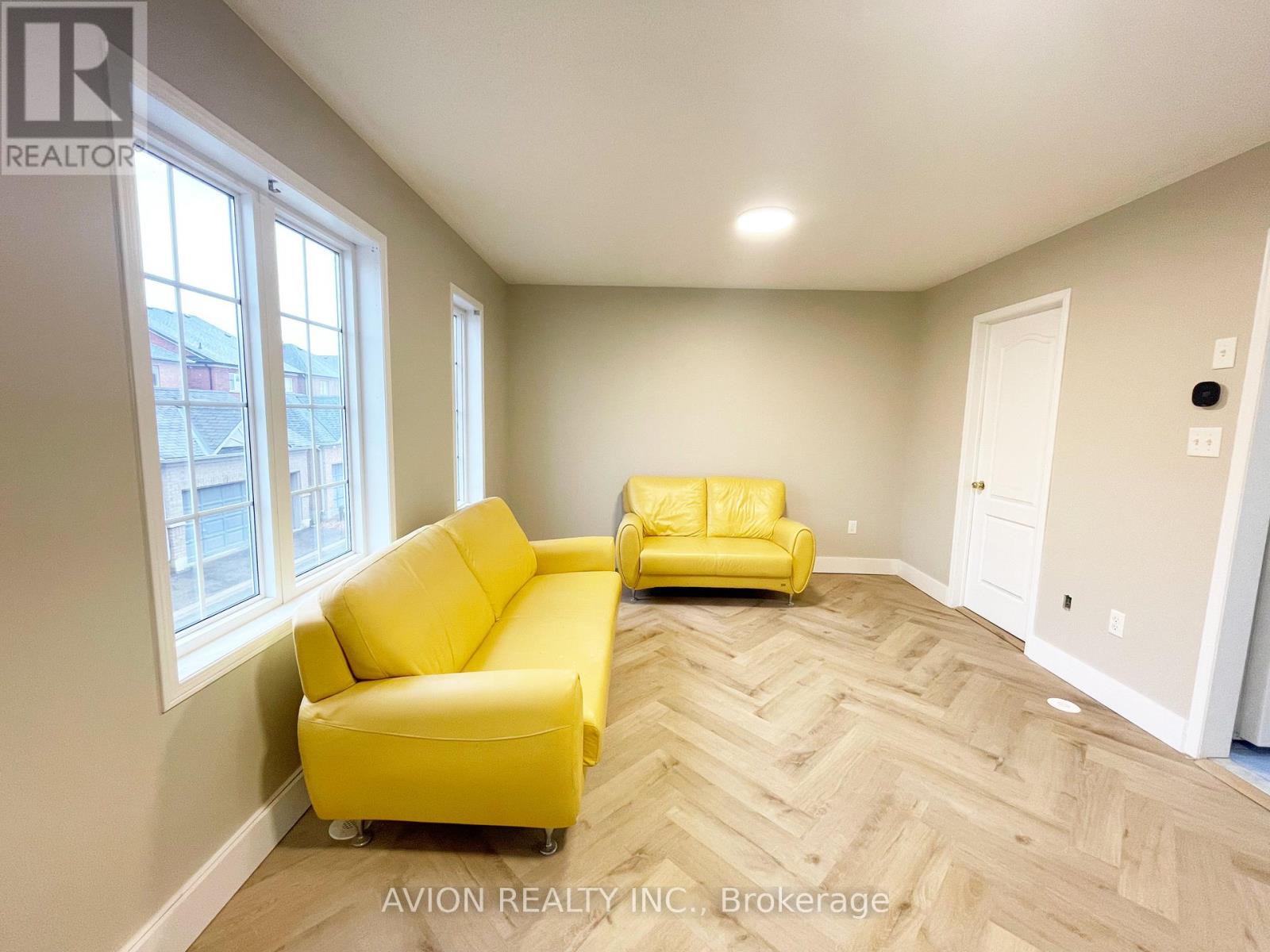 Coach H - 59 Oakmoor Lane, Markham, Ontario  L6B 0P1 - Photo 8 - N12633986