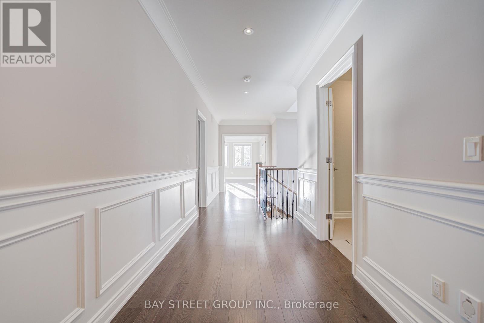 75 Douglas Road, Richmond Hill, Ontario  L4E 3H1 - Photo 21 - N12634052