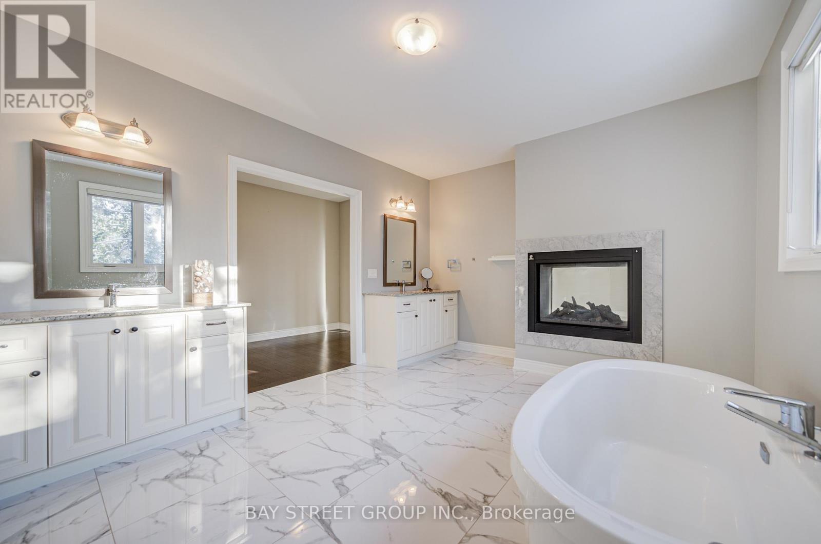 75 Douglas Road, Richmond Hill, Ontario  L4E 3H1 - Photo 28 - N12634052