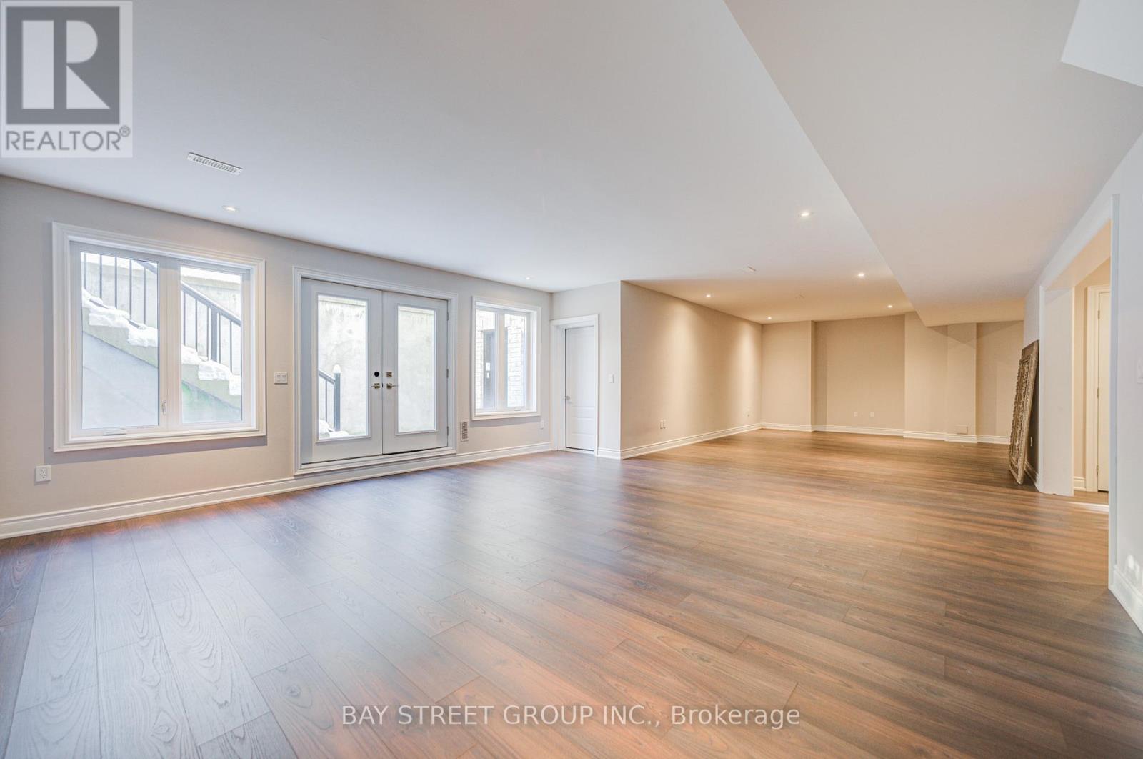 75 Douglas Road, Richmond Hill, Ontario  L4E 3H1 - Photo 40 - N12634052