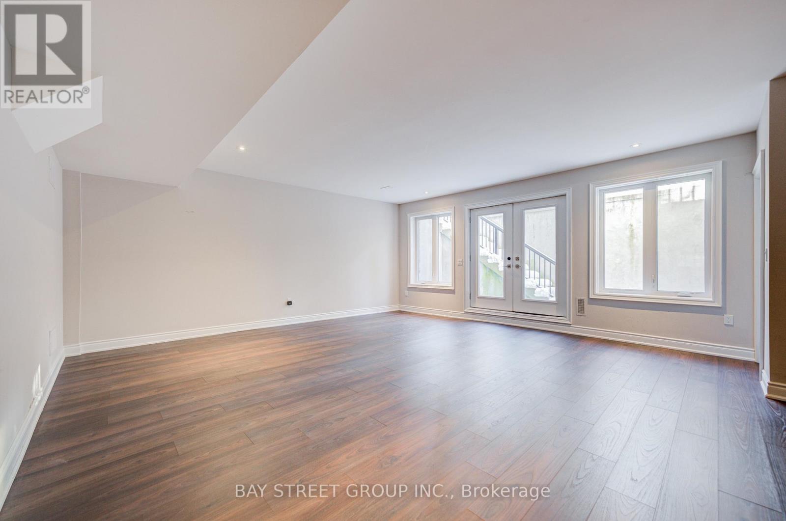 75 Douglas Road, Richmond Hill, Ontario  L4E 3H1 - Photo 41 - N12634052