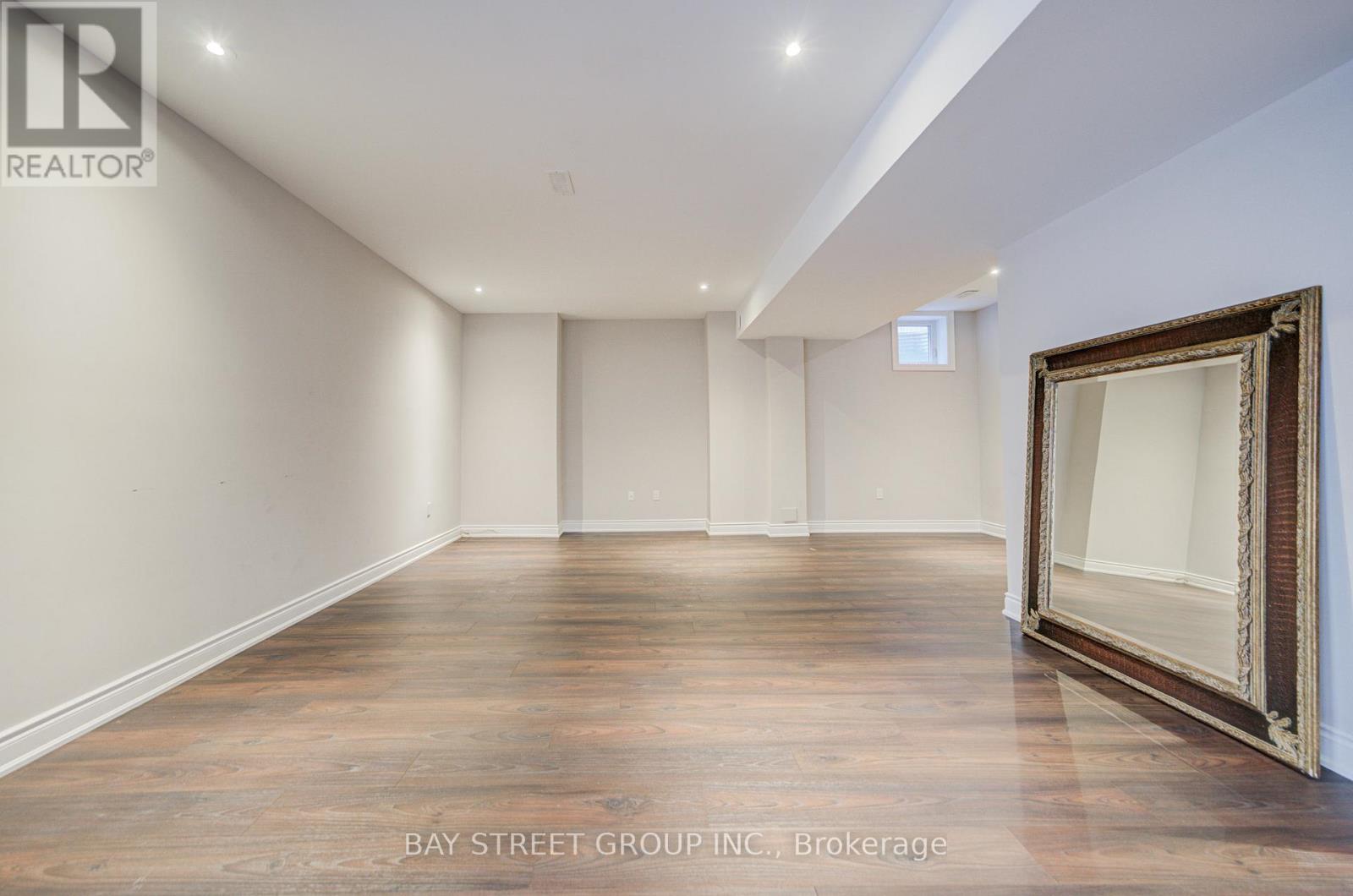 75 Douglas Road, Richmond Hill, Ontario  L4E 3H1 - Photo 42 - N12634052