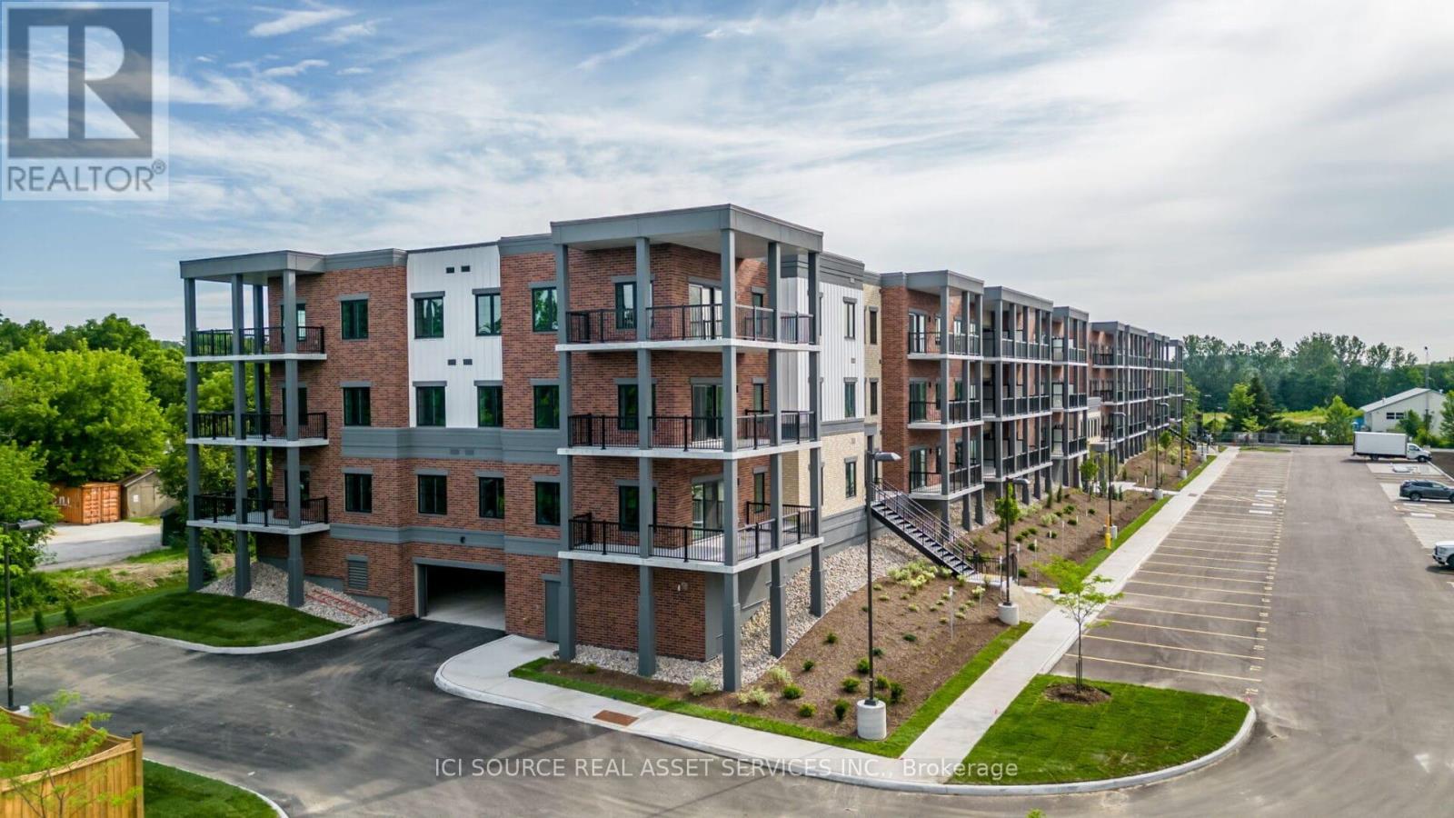 421 - 121 MARY STREET, Clearview, Ontario