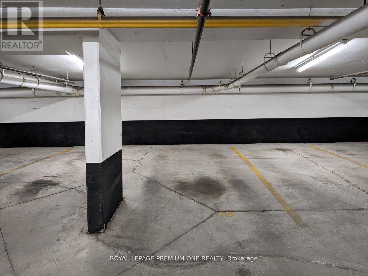 A-18 - 20 Turntable Crescent, Toronto, Ontario M6H 4K9 - Photo 5 - W12634010