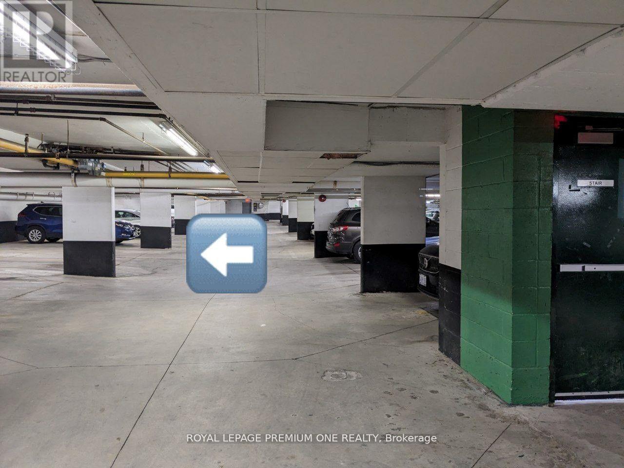 A-18 - 20 Turntable Crescent, Toronto, Ontario M6H 4K9 - Photo 6 - W12634010