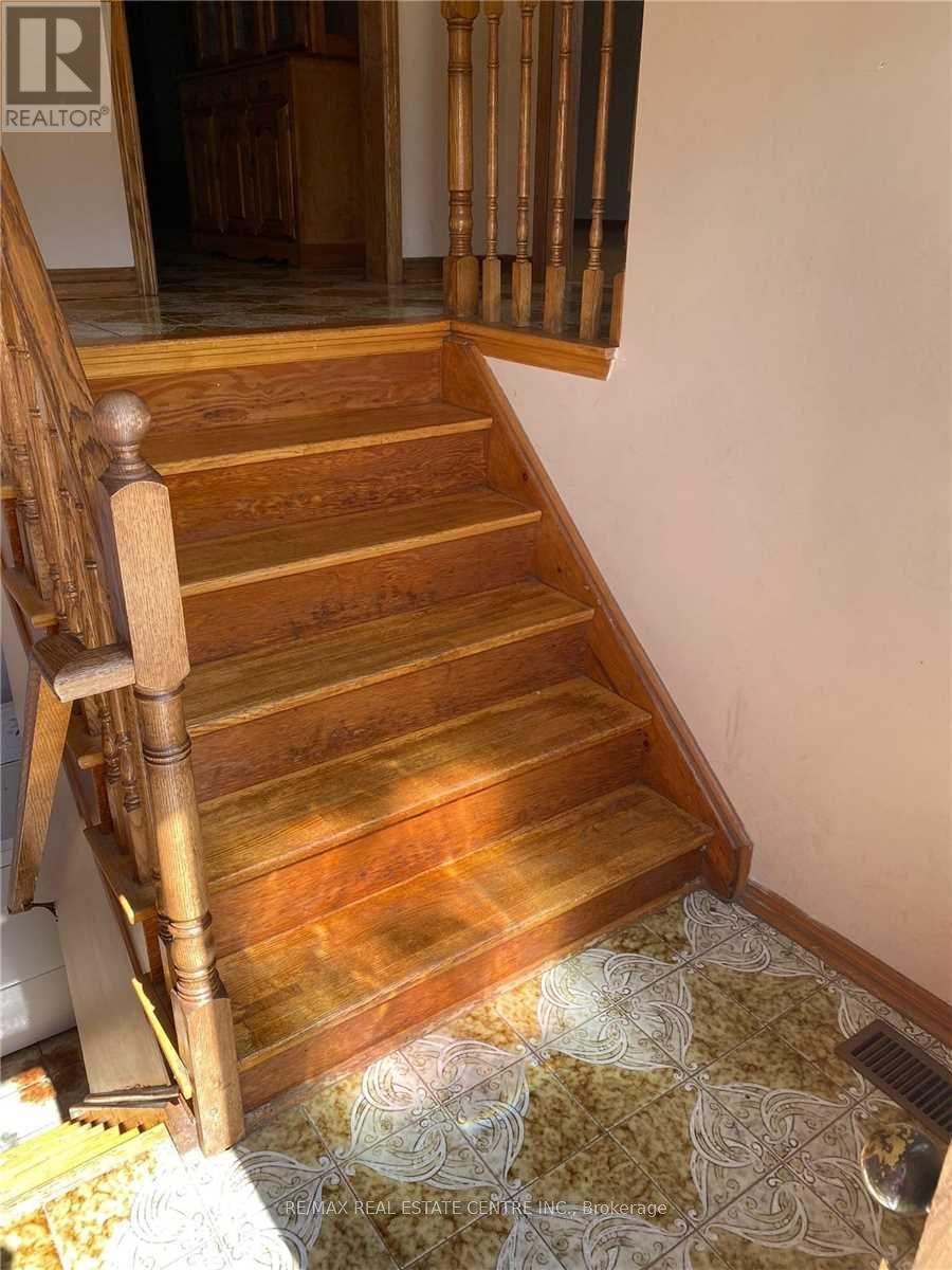 Upper - 39 Fallway Road, Brampton, Ontario  L6V 3H1 - Photo 4 - W12634014