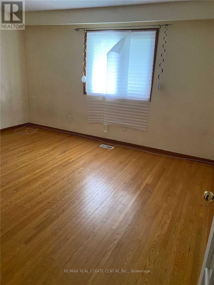 Upper - 39 Fallway Road, Brampton, Ontario  L6V 3H1 - Photo 9 - W12634014