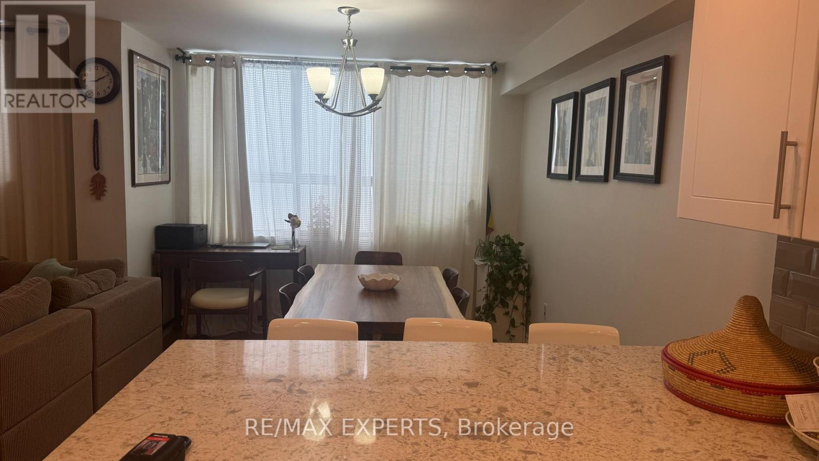 1002 - 100 Lotherton Pathway, Toronto, Ontario M6B 2G8 - Photo 6 - W12634020