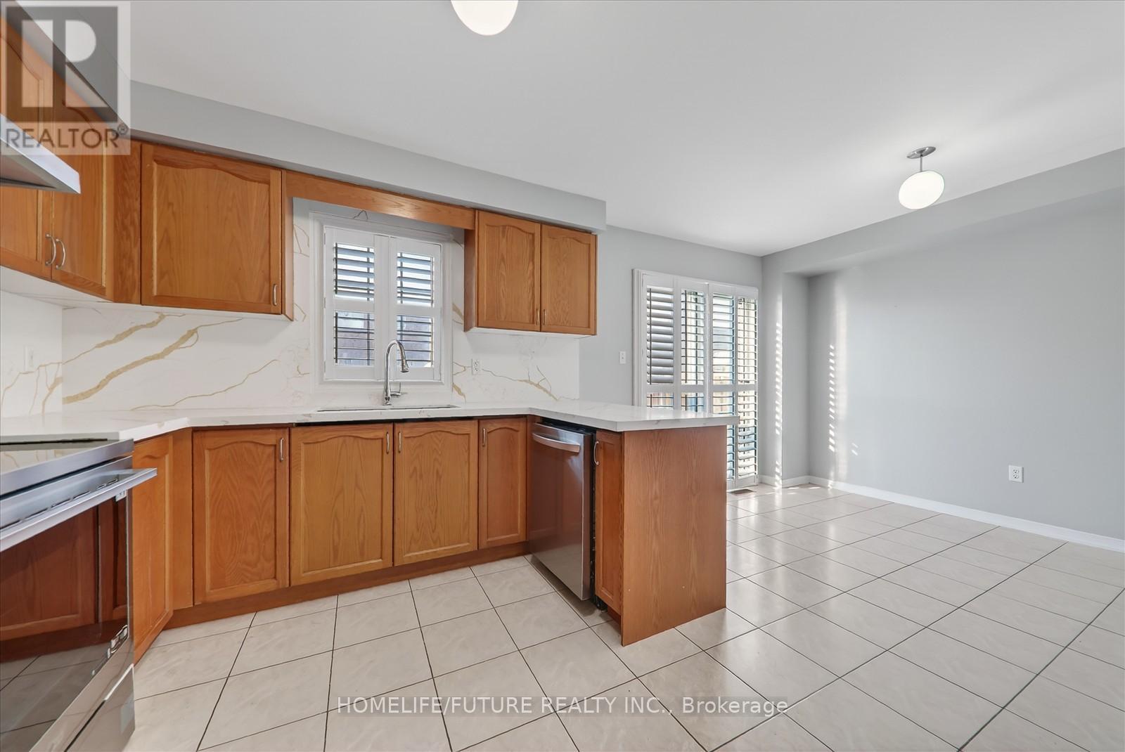 29 Riverplace Crescent, Brampton, Ontario  L6P 2N3 - Photo 13 - W12634060