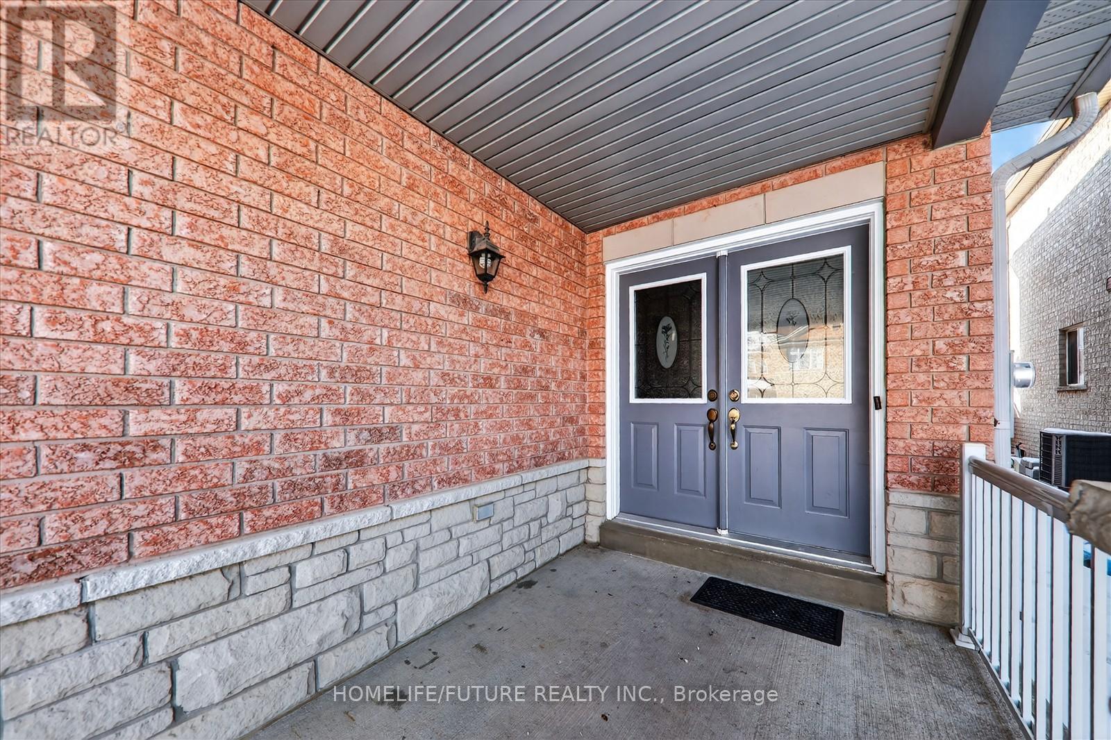 29 Riverplace Crescent, Brampton, Ontario  L6P 2N3 - Photo 5 - W12634060