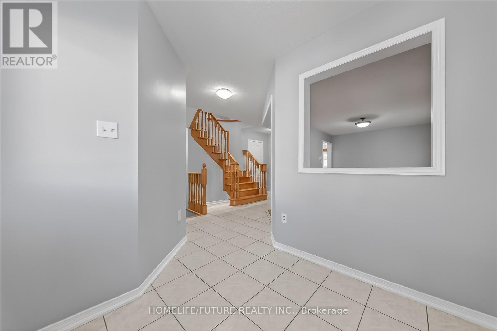 29 Riverplace Crescent, Brampton, Ontario  L6P 2N3 - Photo 7 - W12634060