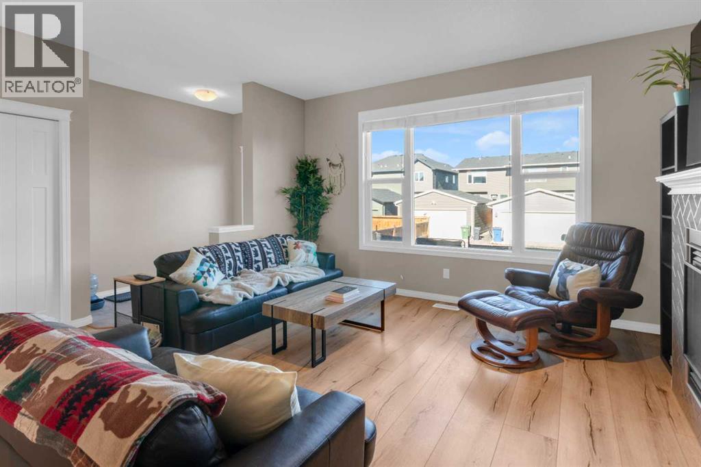 84 Fireside Crescent, Cochrane, Alberta  T4C 2L5 - Photo 3 - A2265612