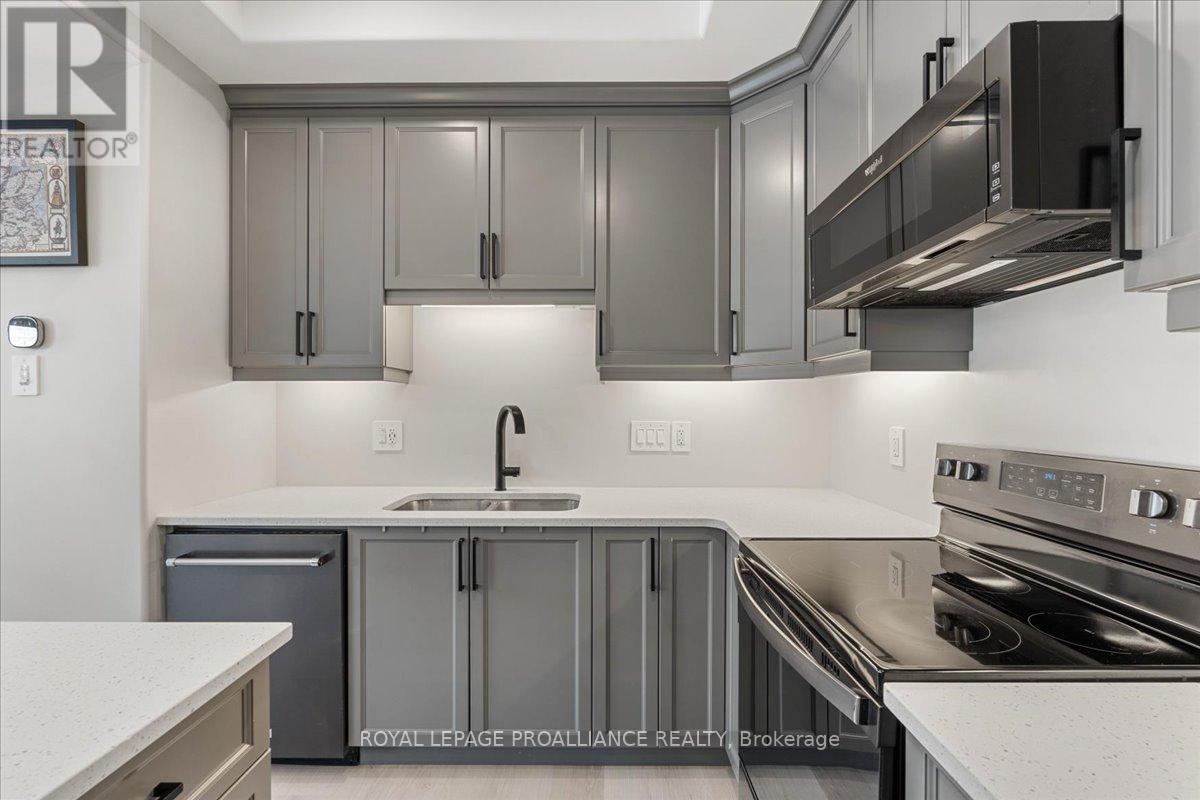 18 Miramichi Street, Belleville, Ontario  K8N 0T3 - Photo 11 - X12634196