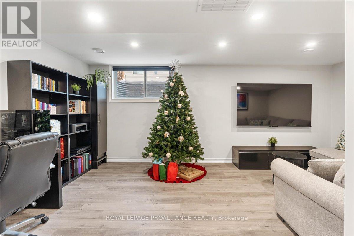 18 Miramichi Street, Belleville, Ontario  K8N 0T3 - Photo 27 - X12634196