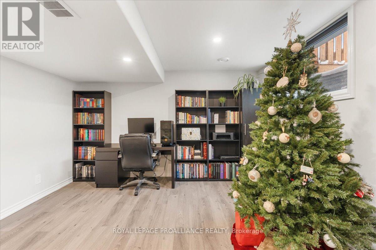 18 Miramichi Street, Belleville, Ontario  K8N 0T3 - Photo 28 - X12634196