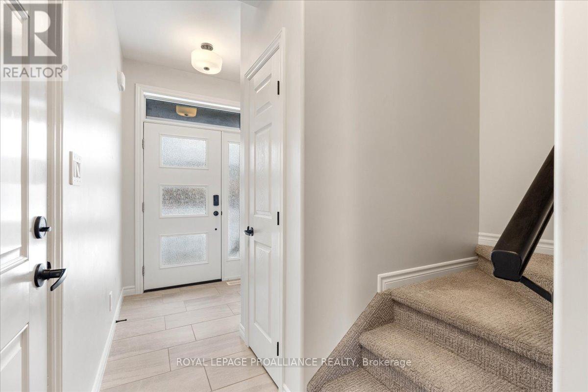 18 Miramichi Street, Belleville, Ontario  K8N 0T3 - Photo 5 - X12634196