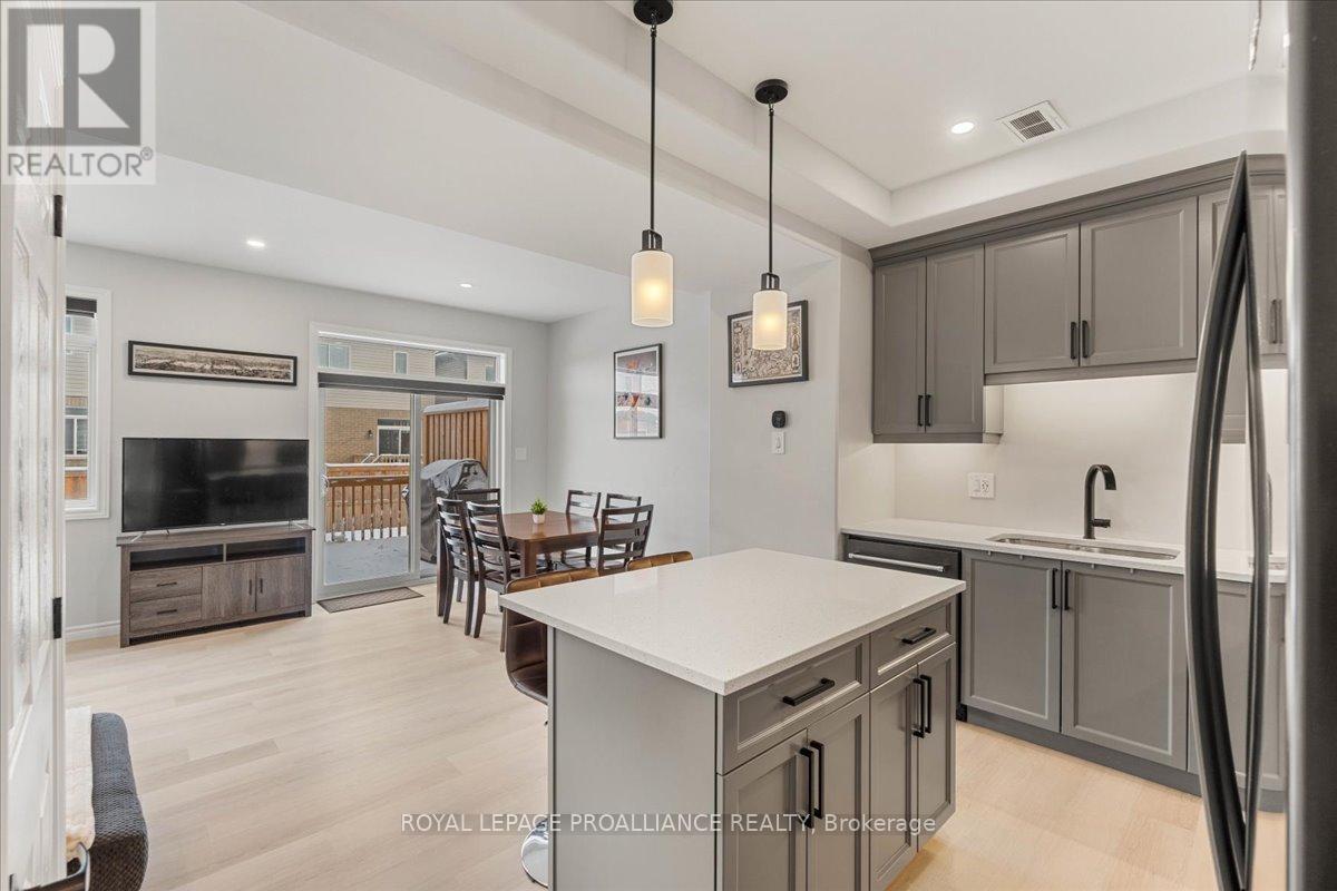 18 Miramichi Street, Belleville, Ontario  K8N 0T3 - Photo 6 - X12634196