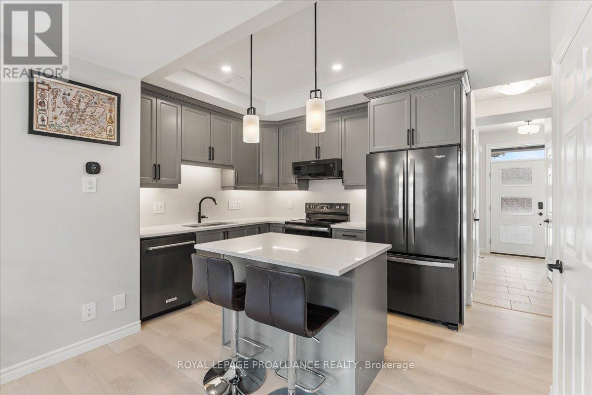 18 Miramichi Street, Belleville, Ontario  K8N 0T3 - Photo 7 - X12634196