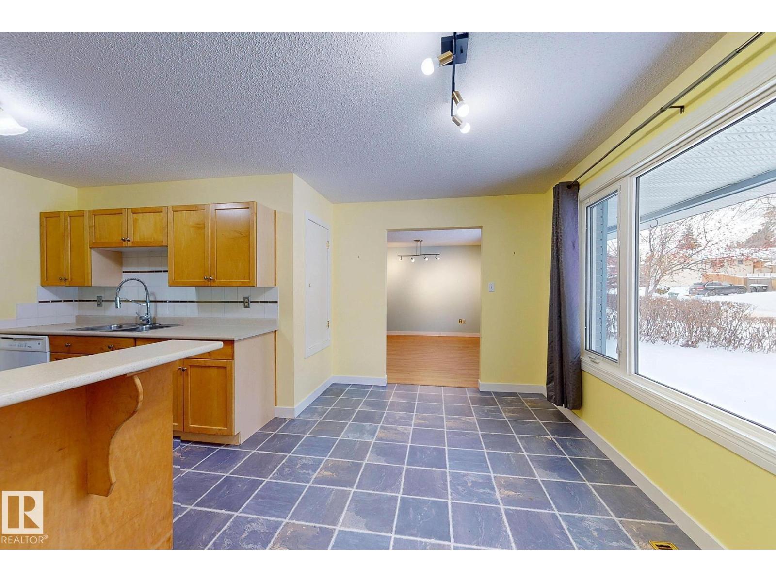 131 Garland Cr, Sherwood Park, Alberta  T8A 2R1 - Photo 7 - E4468165