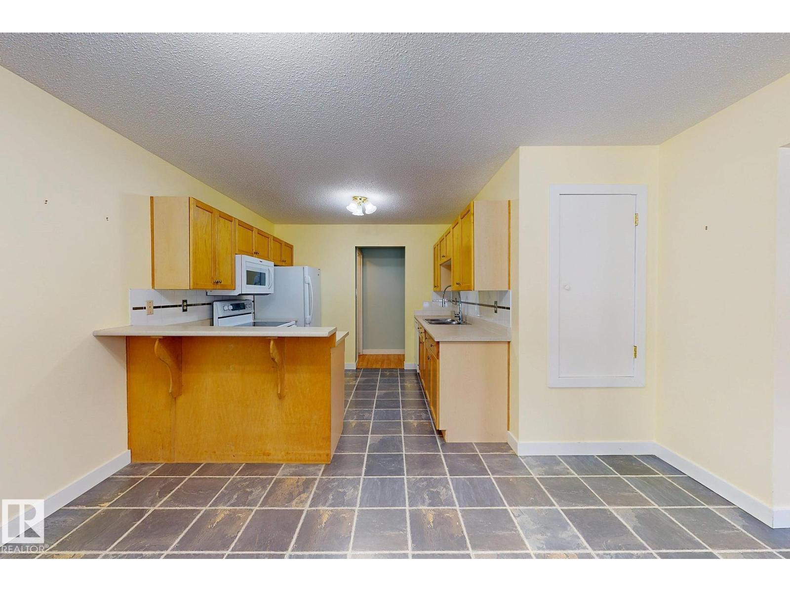 131 Garland Cr, Sherwood Park, Alberta  T8A 2R1 - Photo 10 - E4468165