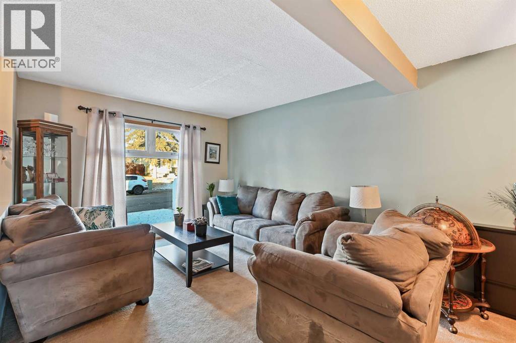 115 Castlegreen Close Ne, Calgary, Alberta  T3J 1Y6 - Photo 2 - A2271908