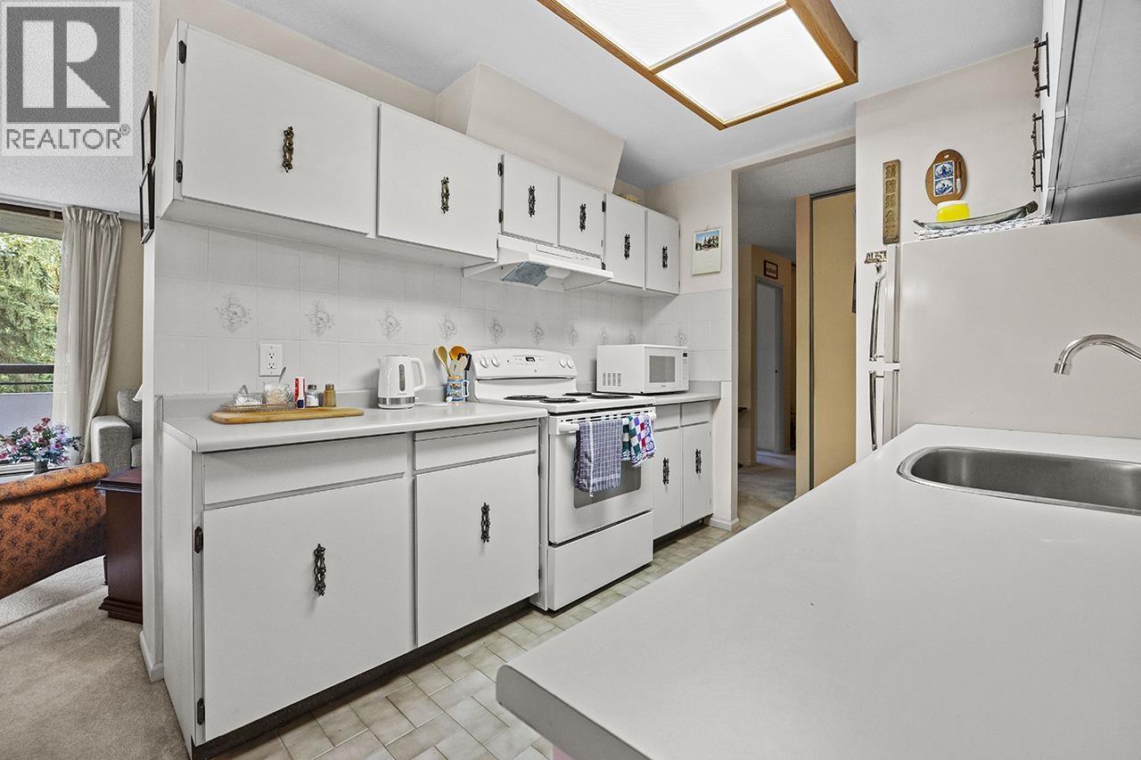 404 3737 Bartlett Court, Burnaby, British Columbia  V3J 7E3 - Photo 3 - R3045595