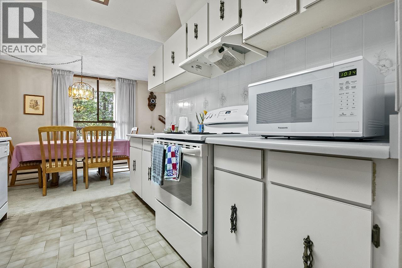 404 3737 Bartlett Court, Burnaby, British Columbia  V3J 7E3 - Photo 4 - R3045595