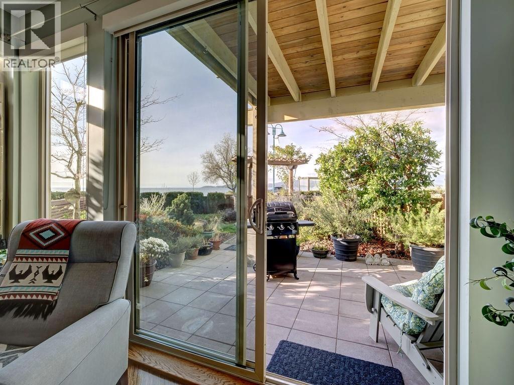 105 5160 Davis Bay Road, Sechelt, British Columbia  V7Z 0H3 - Photo 11 - R3068509