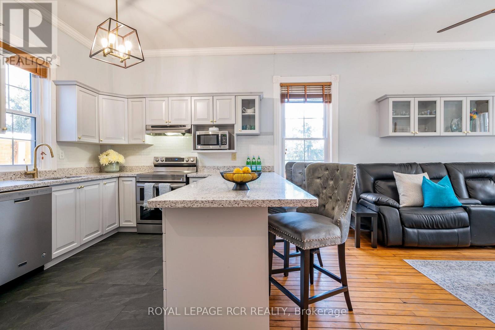 91 French Drive, Mono, Ontario  L9W 6T2 - Photo 7 - X12399633