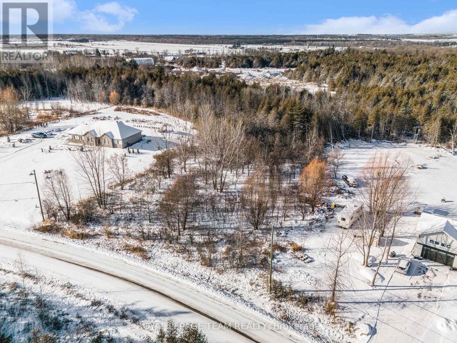 1623 Loney Crescent, Ottawa, Ontario K0A 2P0 - Photo 3 - X12634154